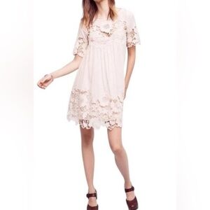 HOLDING HORSES Sz 12 Anthropologie Cream Lace Top and Hem Mini Dress NO SLIP